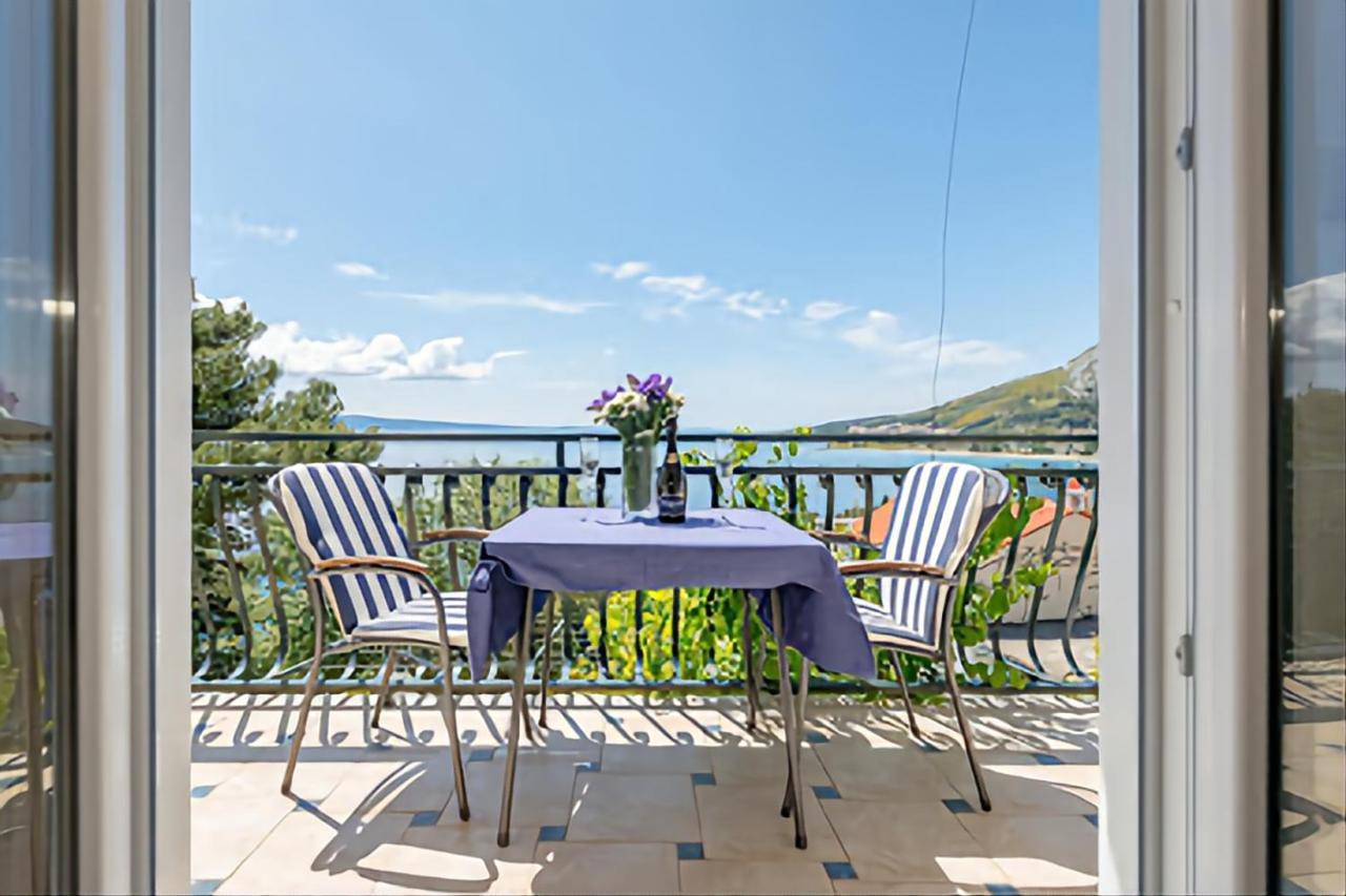 Apartmani Mirta Omis A Exterior foto
